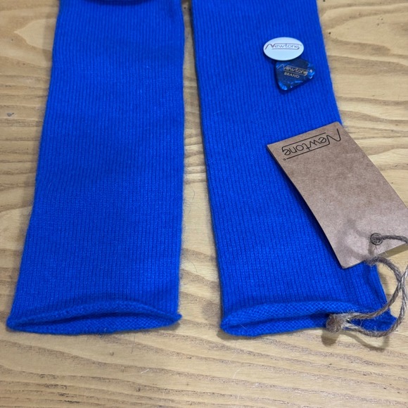 NWT Newtone Brand Royal Blue Knit Wool Angora Blend Arm Warmers Made in Scotland - Picture 4 of 11